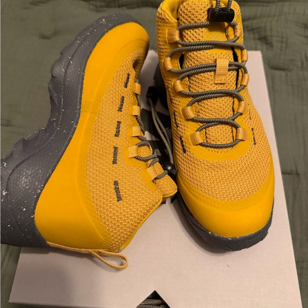 REI Flash Apex Yellow Kids' Hiking Shoe Box Label